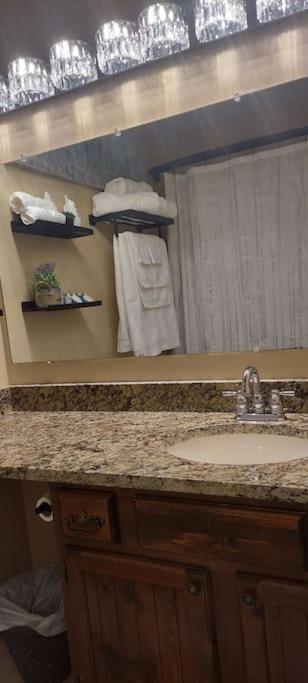 J.Creek Retreat, Creekside Townhouse +1 Car Garage Βίλα Maggie Valley Εξωτερικό φωτογραφία