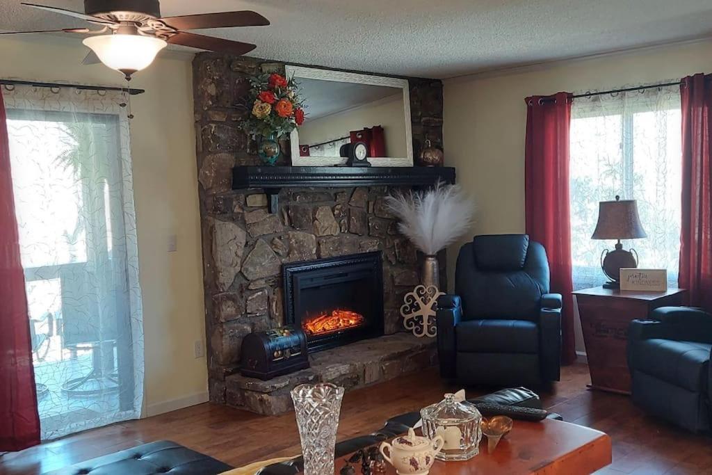 J.Creek Retreat, Creekside Townhouse +1 Car Garage Βίλα Maggie Valley Εξωτερικό φωτογραφία